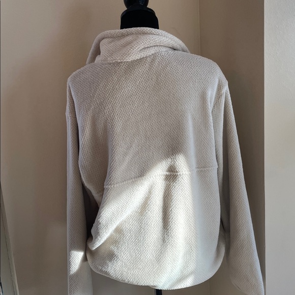Patagonia cream pullover large - Picture 7 of 9